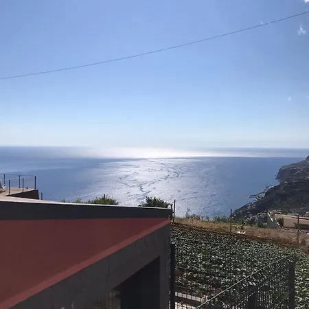 Palheirinho Da Achada * Arco da Calheta (Madeira)